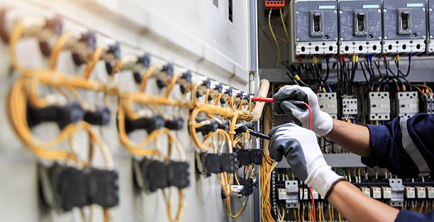 Professional Electrician technician working in Graymoor-Devondale, KY